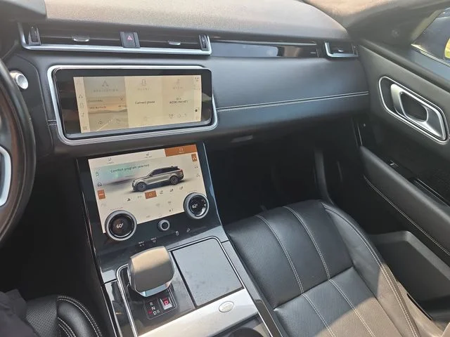 Used 2023 Black Land Rover R-Dynamic S image 21