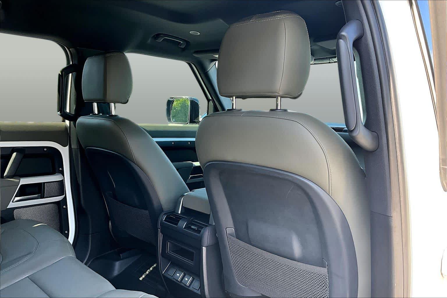 Used 2023 Fuji White Land Rover S image 20