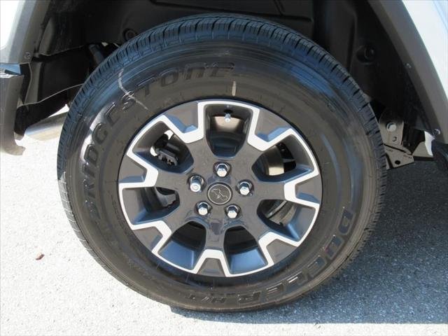 New 2026 Bright White Clear-Coat Exterior Paint Jeep Sahara image 7