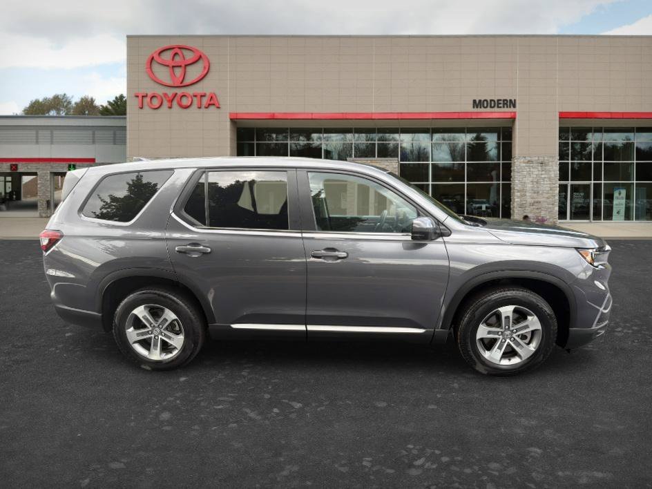 Used 2023 Modern Steel Metallic Honda EX-L 8 Passenger image 4