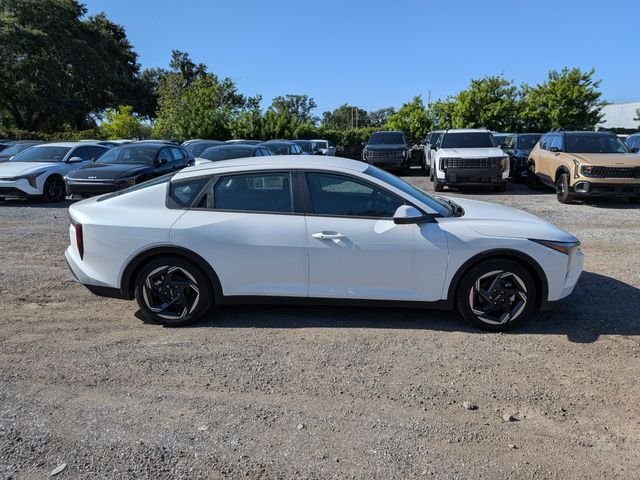 New 2026 Snow White Pearl Kia EX image 5