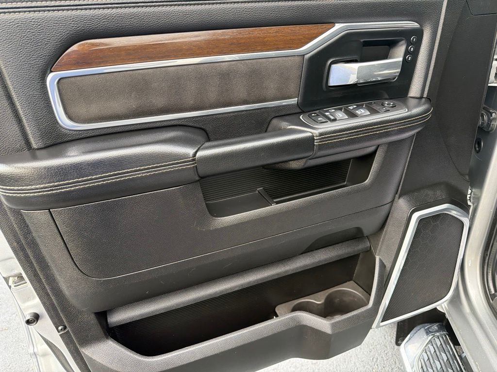 Used 2022 Silver Ram Laramie image 9