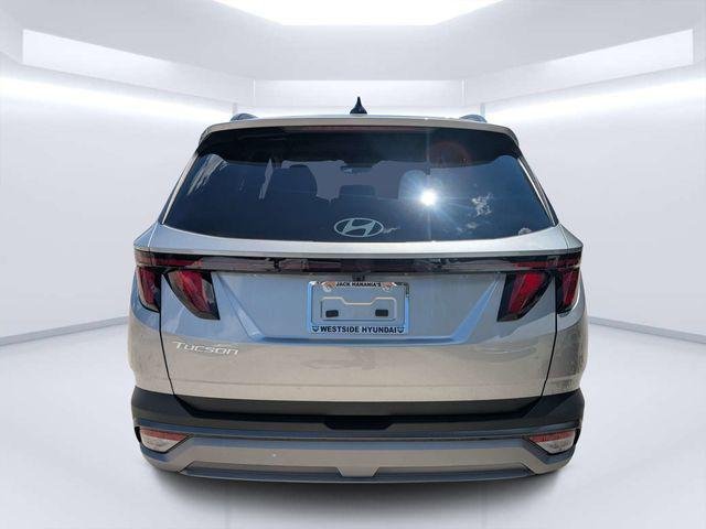 New 2026 Silver Hyundai SEL FWD image 4
