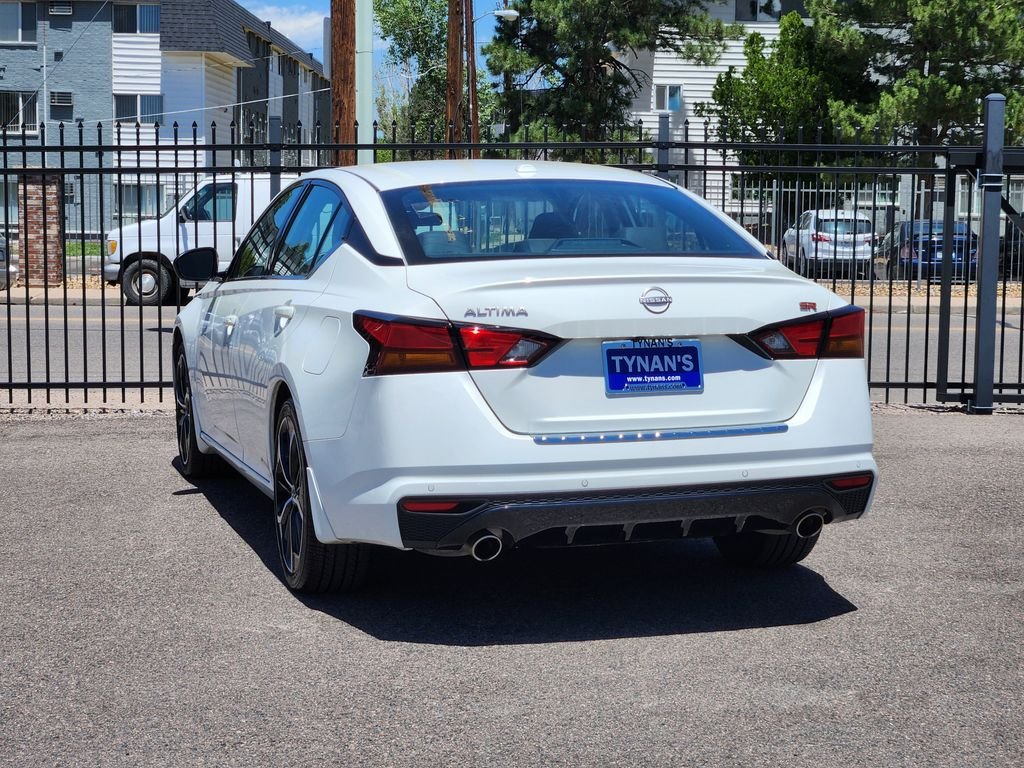 Certified Used 2023 White Nissan 2.5 SR image 5