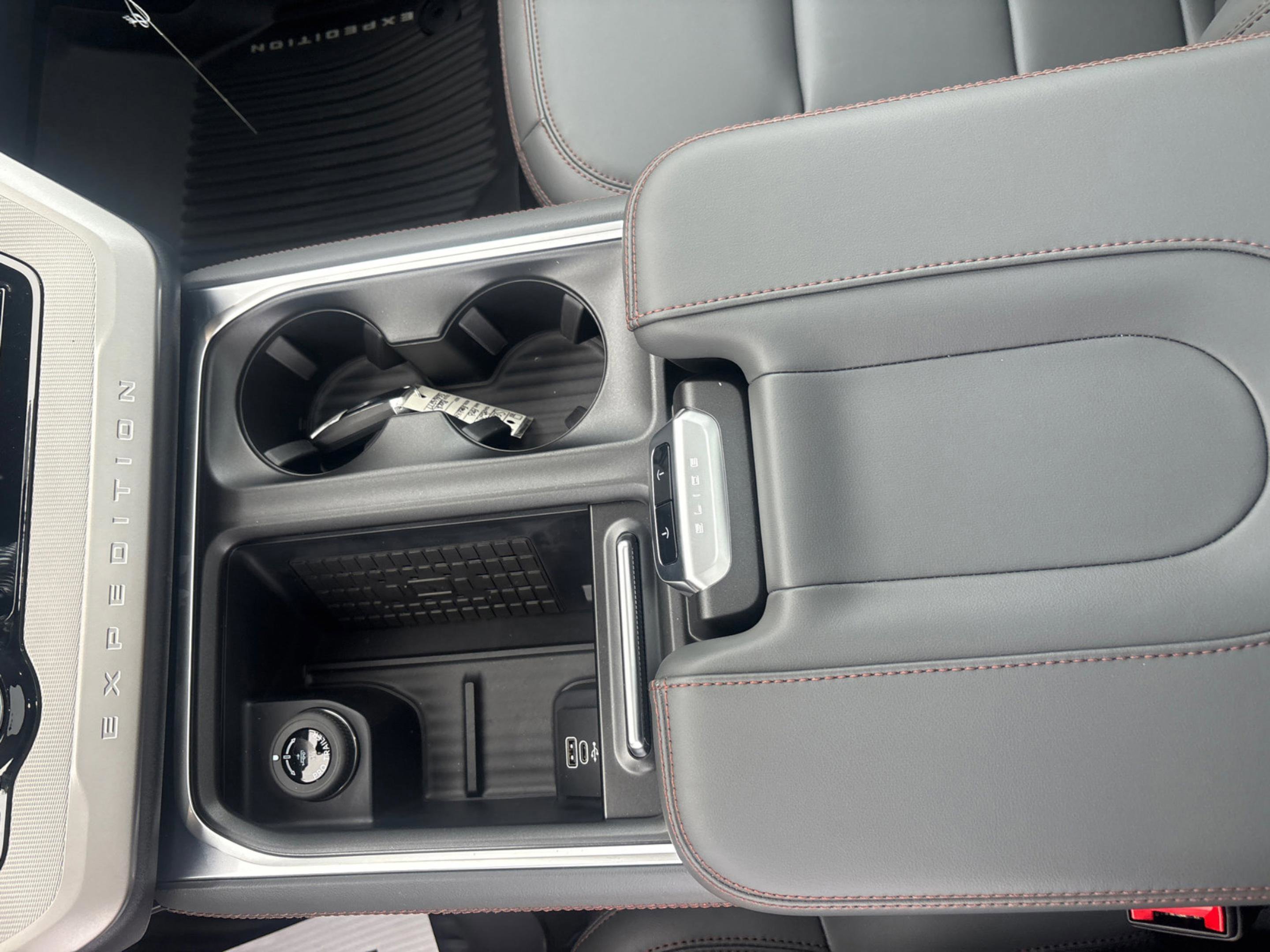 2025 Ford Expedition Active - Photo 25