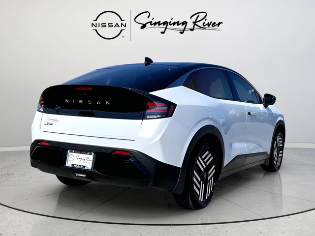 New 2026 Everest White Pearl TriCoat / Super Black Two-tone Nissan SV+ image 5