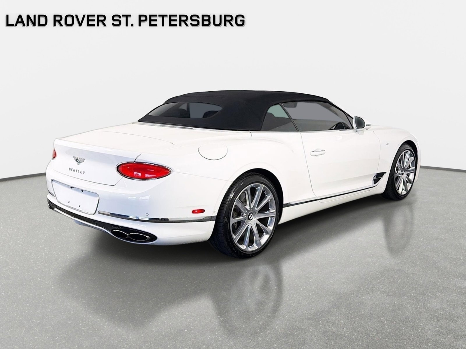 Used 2022 White Bentley V8 image 5