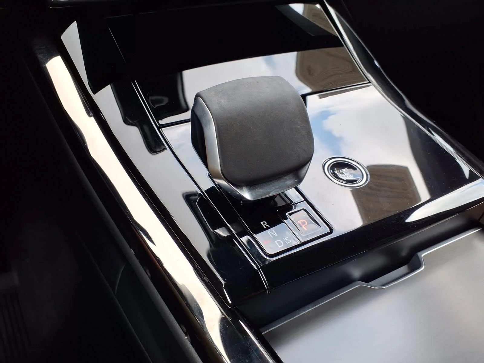 2024 Land Rover Range Rover Sport SE - Photo 17