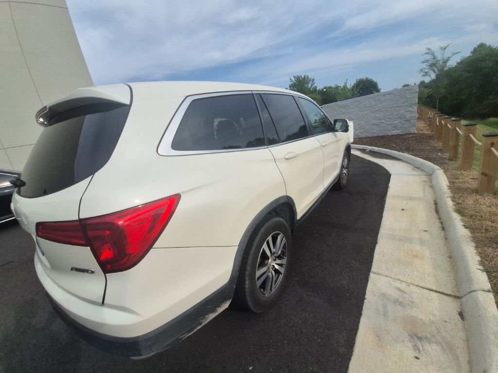 Used 2016 White Diamond Pearl Honda EX-L image 4