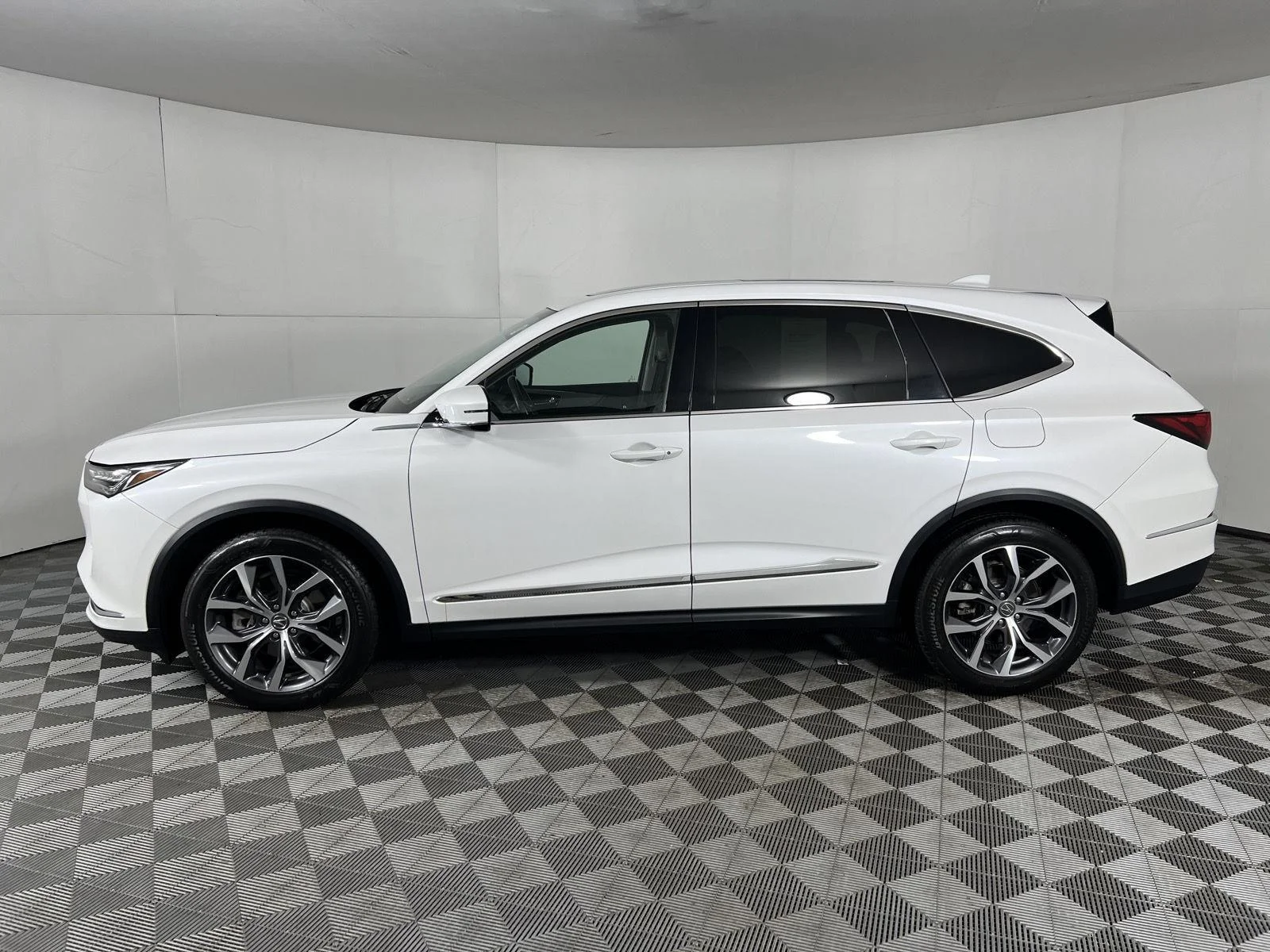Used 2024 Platinum White Pearl Acura  image 6
