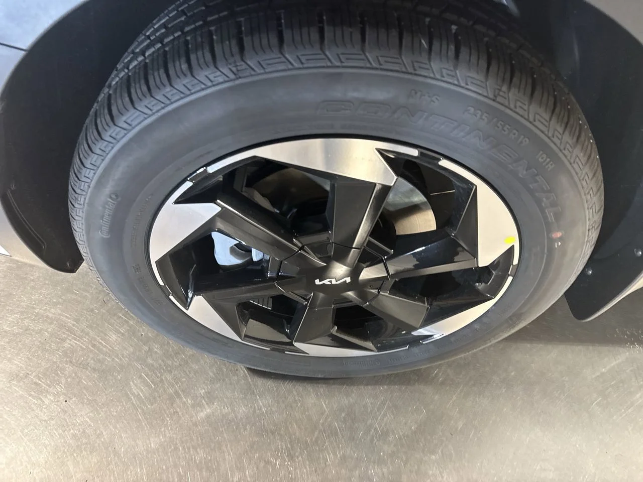 New 2026 Snow White Pearl Kia EX image 10