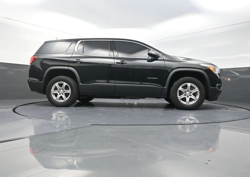 Used 2019 Black GMC SLE-1 image 31