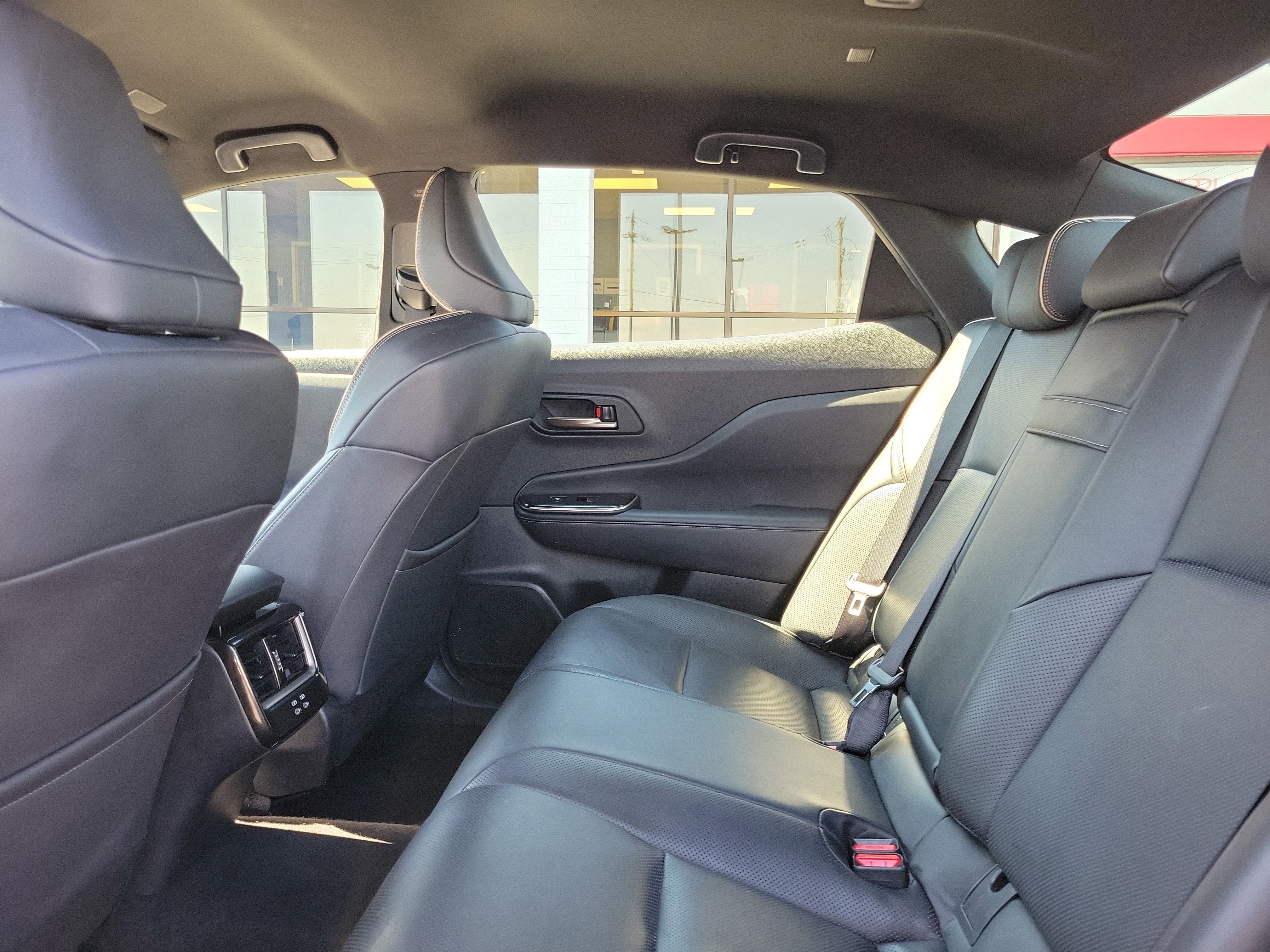 2025 Toyota Crown XLE - Photo 11