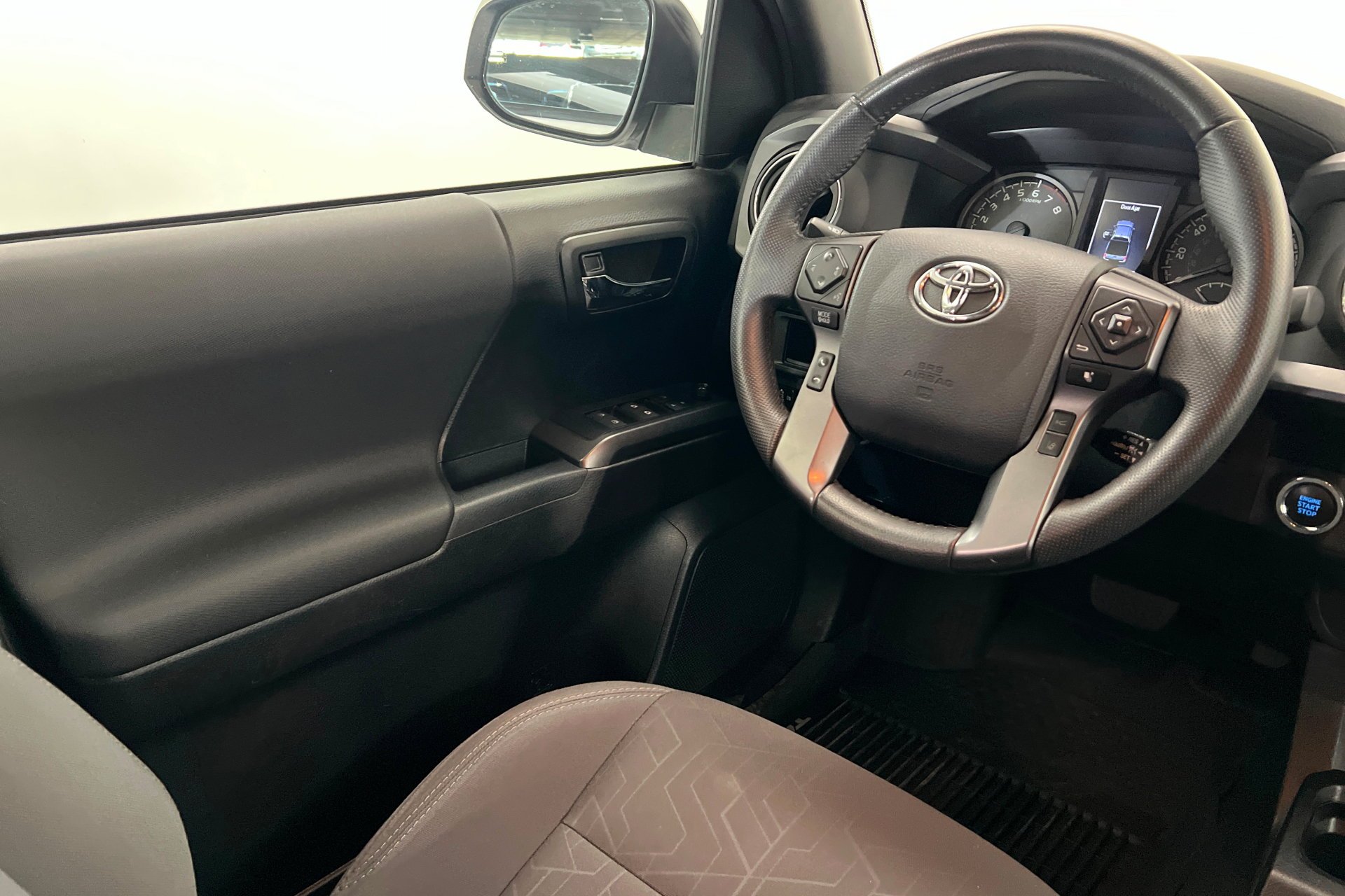 Used 2019 SUPER WHITE Toyota TRD Off-Road image 12
