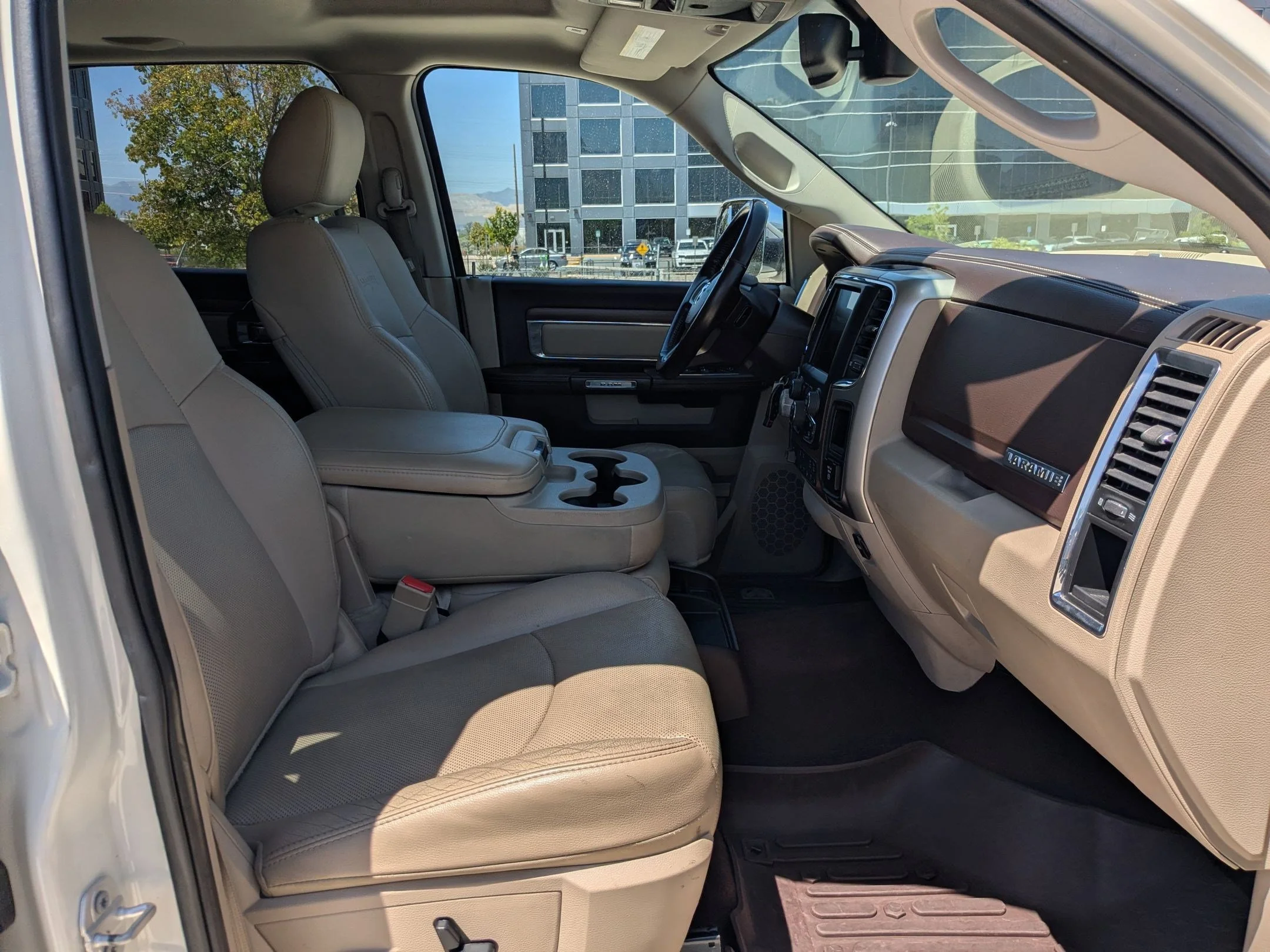 Used 2017 Pearl White Ram Laramie image 26