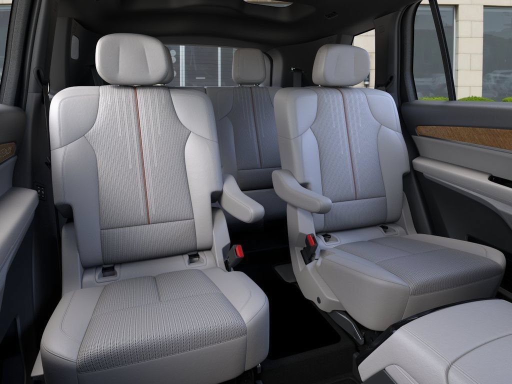 New 2027 Vibrant White Tricoat Cadillac Sport image 17
