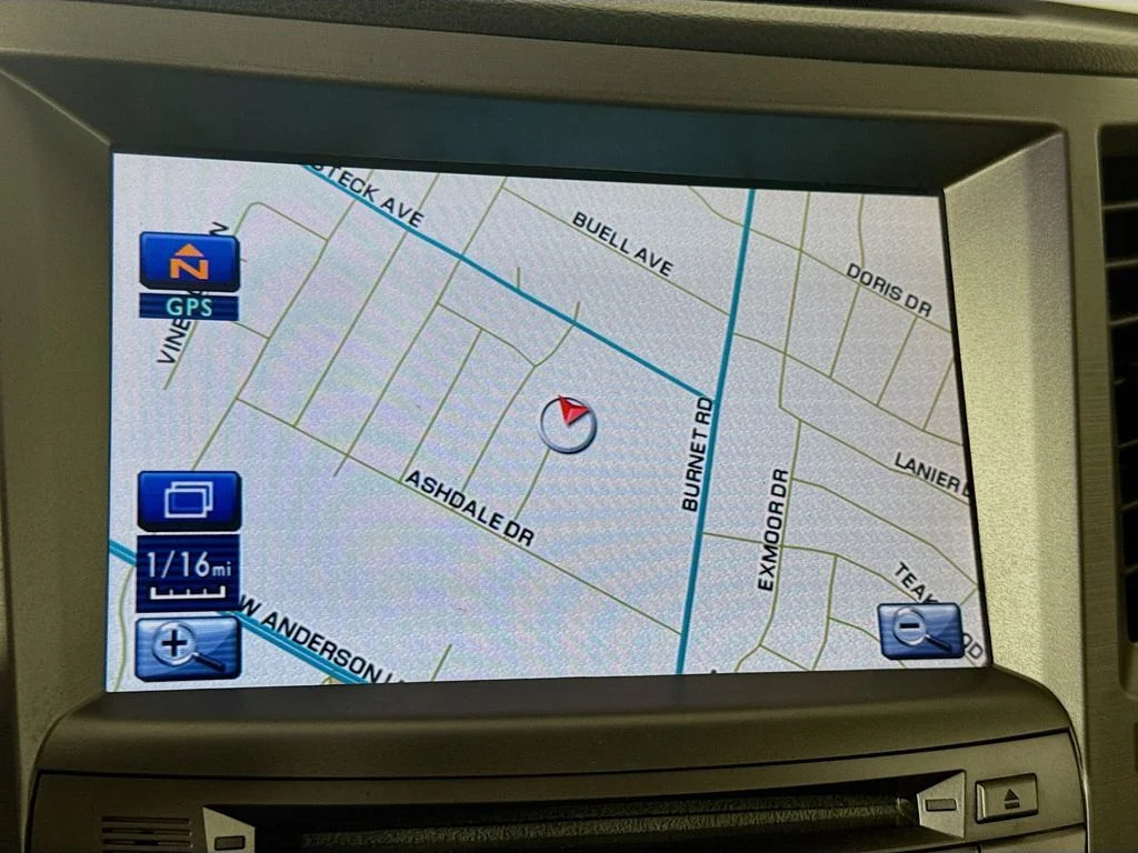 Used 2010 White Subaru 3.6R image 15