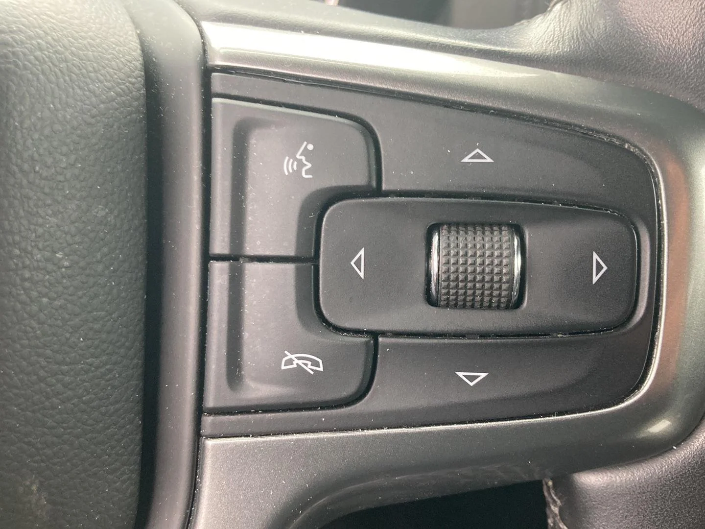 Used 2020 Silver Ice Metallic Chevrolet LT image 18