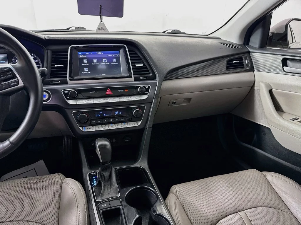 Used 2018 White Hyundai Limited image 29