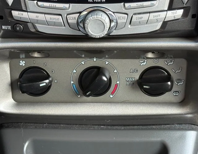 Used 2005 Black Clearcoat Ford Adrenalin image 25
