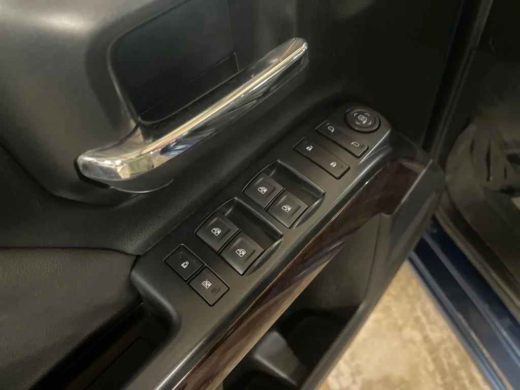 Used 2018 Blue GMC SLE image 16