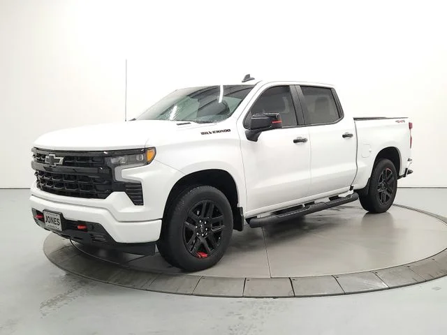 Used 2025 White Chevrolet RST image 3
