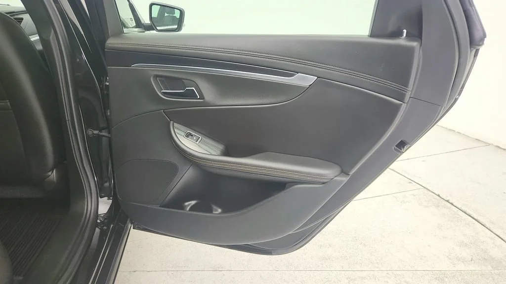 Certified Used 2016 MOSAIC BLACK METALLIC Chevrolet LT image 30