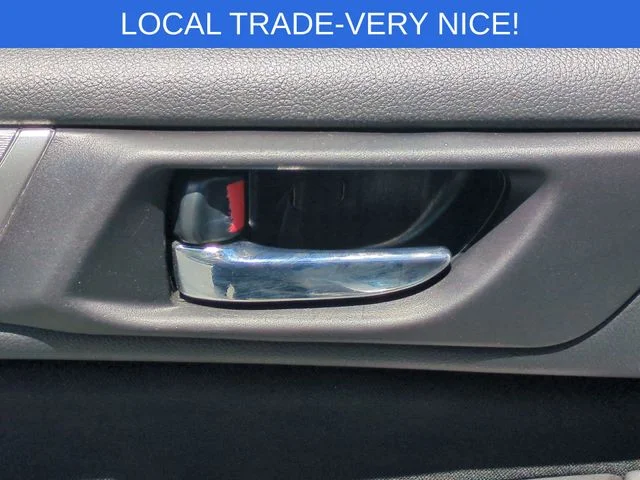Used 2018 Silver Subaru 2.5i Premium image 13