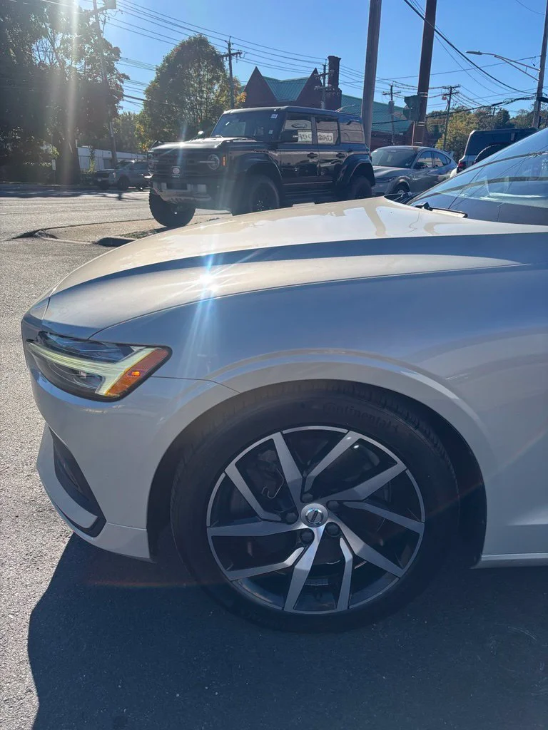 Used 2019 Beige Volvo T6 Momentum image 10