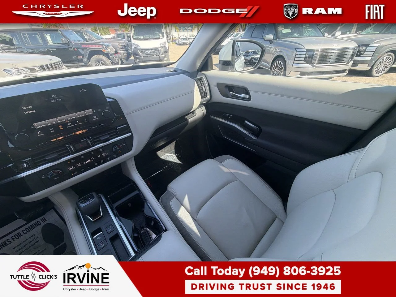Used 2025 Everest White Pearl Tricoat Nissan SL image 3