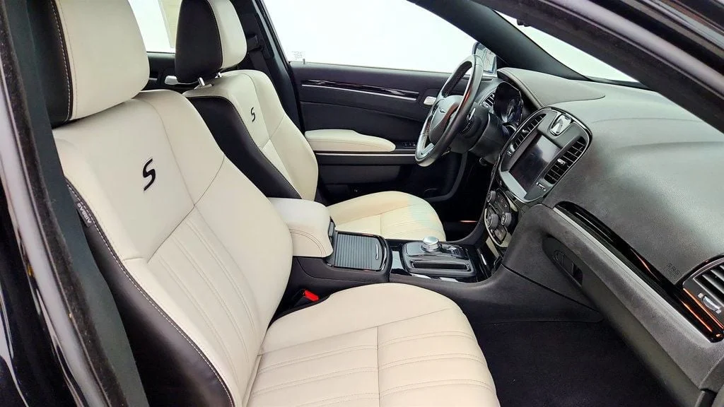 Used 2020 Gloss Black Chrysler 300S AWD image 25