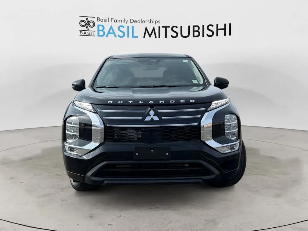 New 2026 Labrador Black Pearl Mitsubishi ES image 2