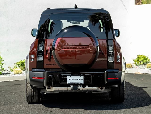 New 2026 Sedona Red Land Rover S image 8