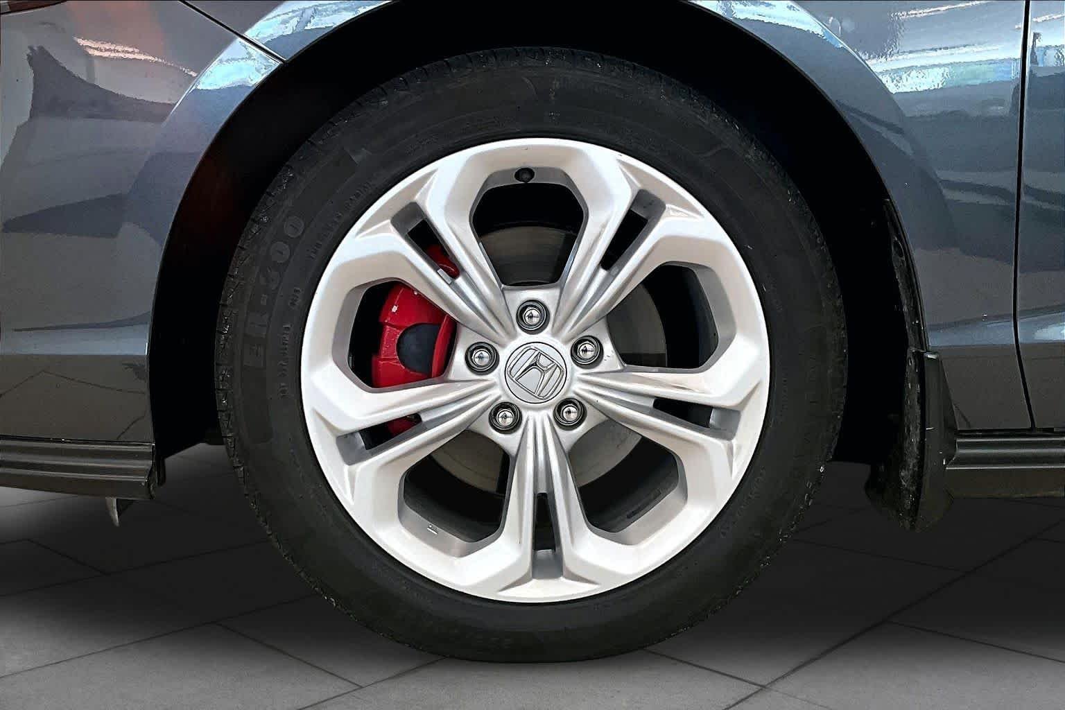 Used 2024 Meteorite Gray Metallic Honda LX image 10