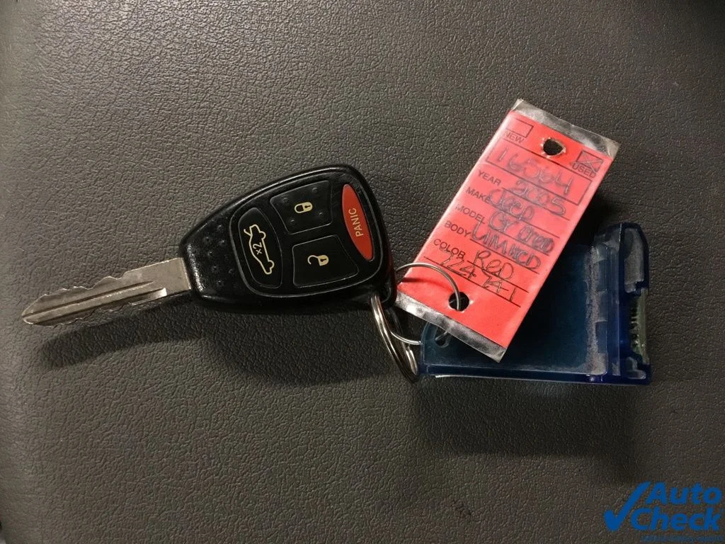 Used 2005 Red Jeep Limited image 49