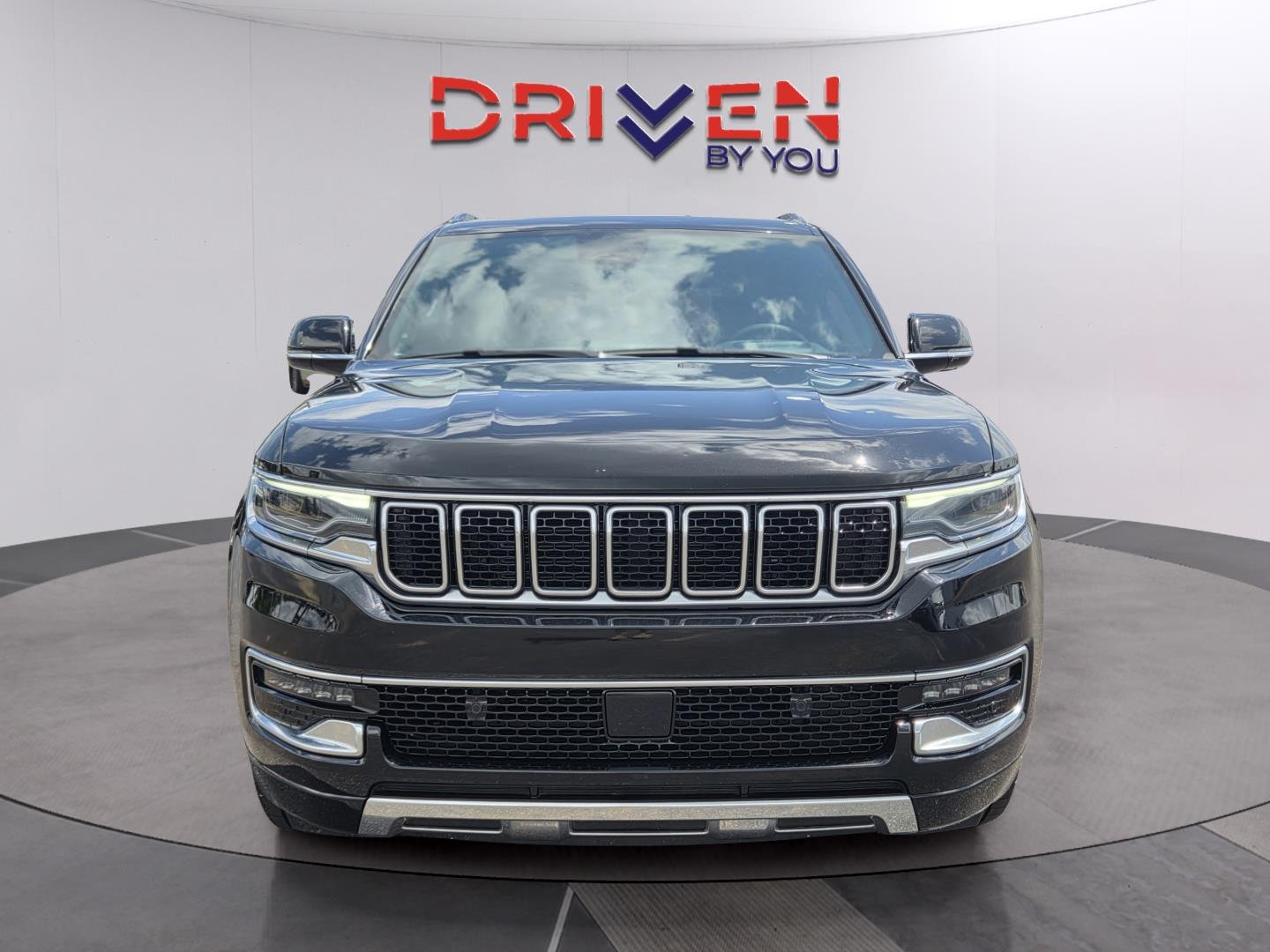 Used 2024 Diamond Black Crystal Pearlcoat Jeep Series III image 8
