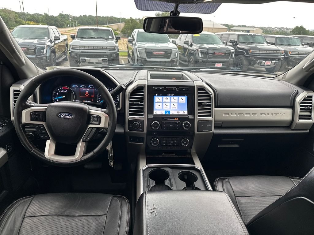 Used 2017 White Ford Lariat image 29