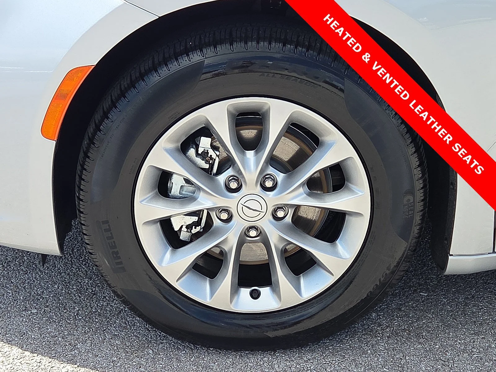 Used 2026 Silver Mist Clearcoat Chrysler Limited image 7