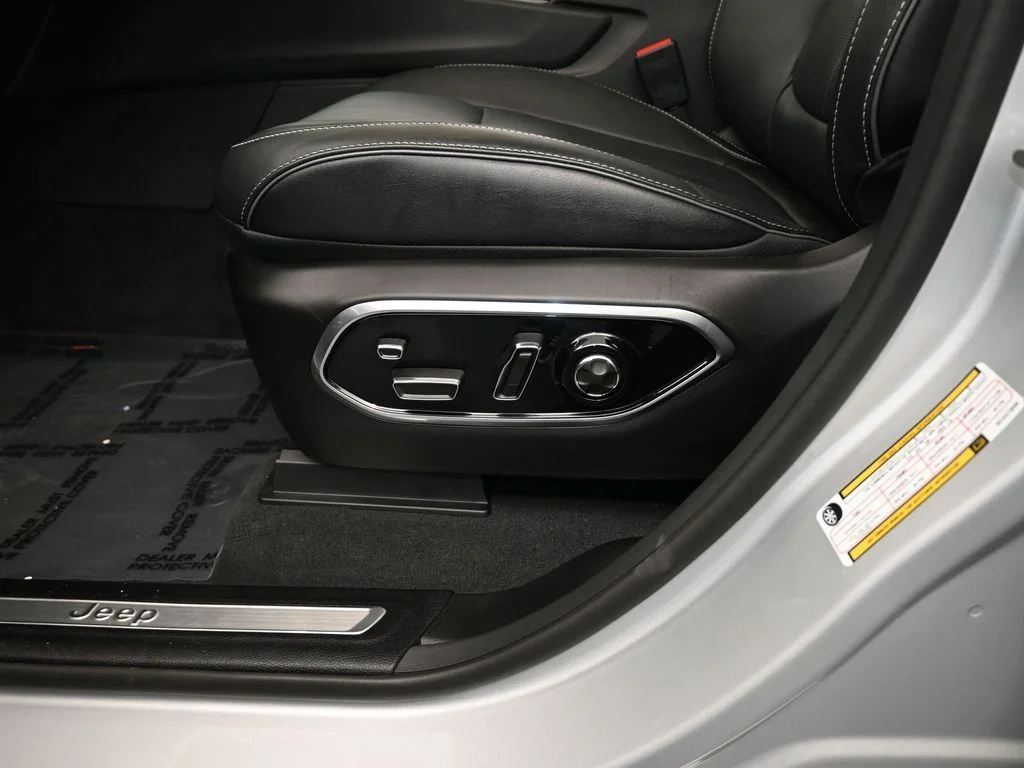 2024 Jeep Grand Cherokee Overland - Photo 16