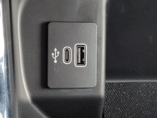 New 2026 Oxford White Ford XLT image 23