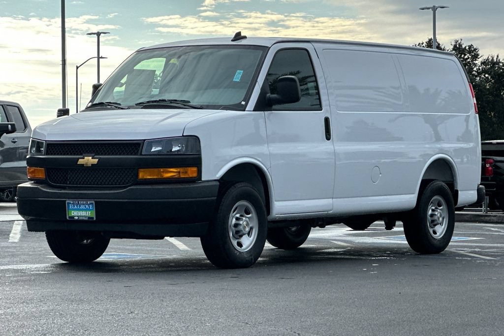 2025 Chevrolet Express Cargo Work Van - Photo 7