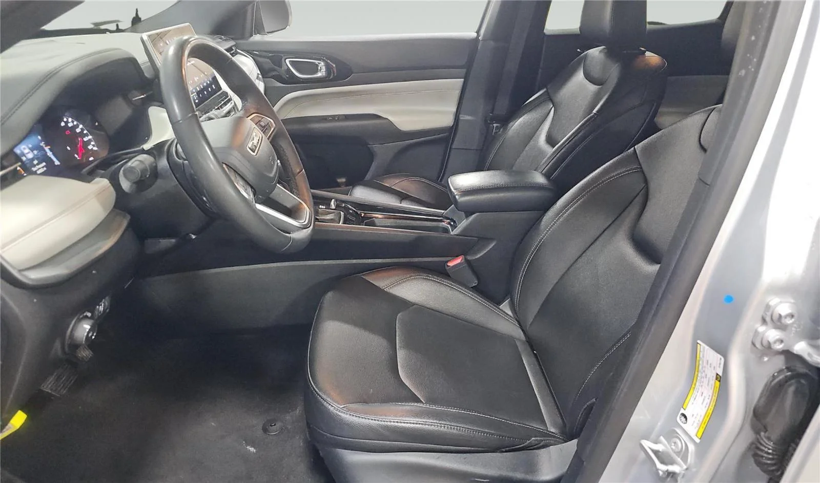 2025 Jeep Compass Limited - Photo 8