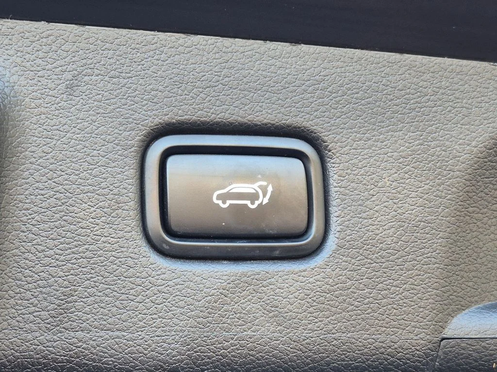 Used 2021 Black Hyundai SEL image 25