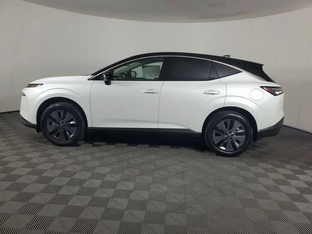 New 2025 Two-tone Everest White TriCoat / Super Black Nissan SL image 4