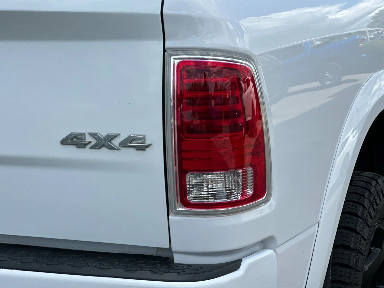 Used 2014 Bright White Clearcoat Ram Laramie image 24