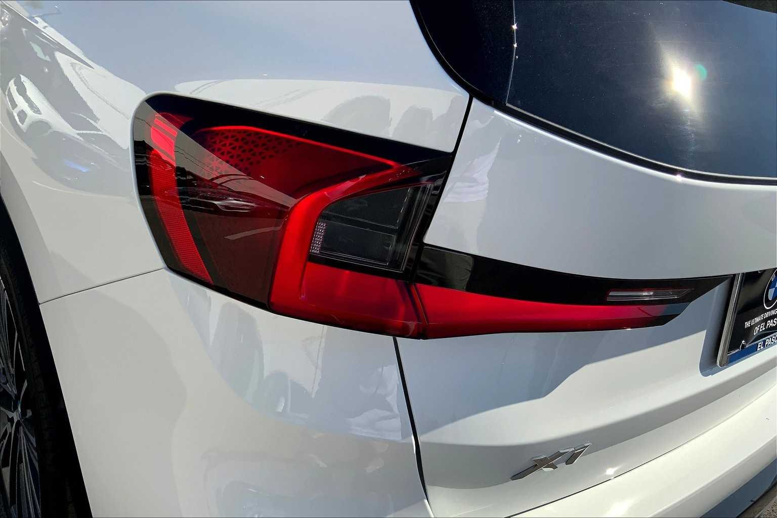 New 2025 Alpine White BMW xDrive28i image 12