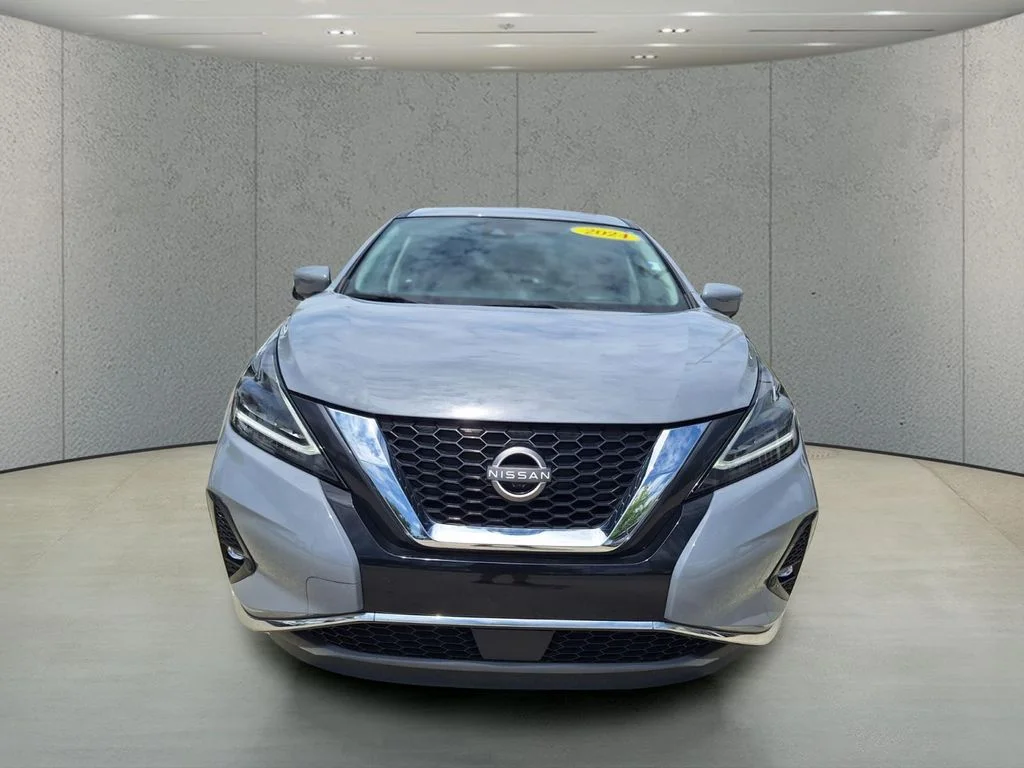 Used 2024 Gray Nissan SL image 8