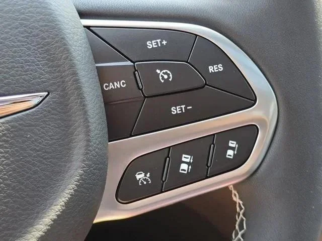 2026 Chrysler Pacifica Select - Photo 15