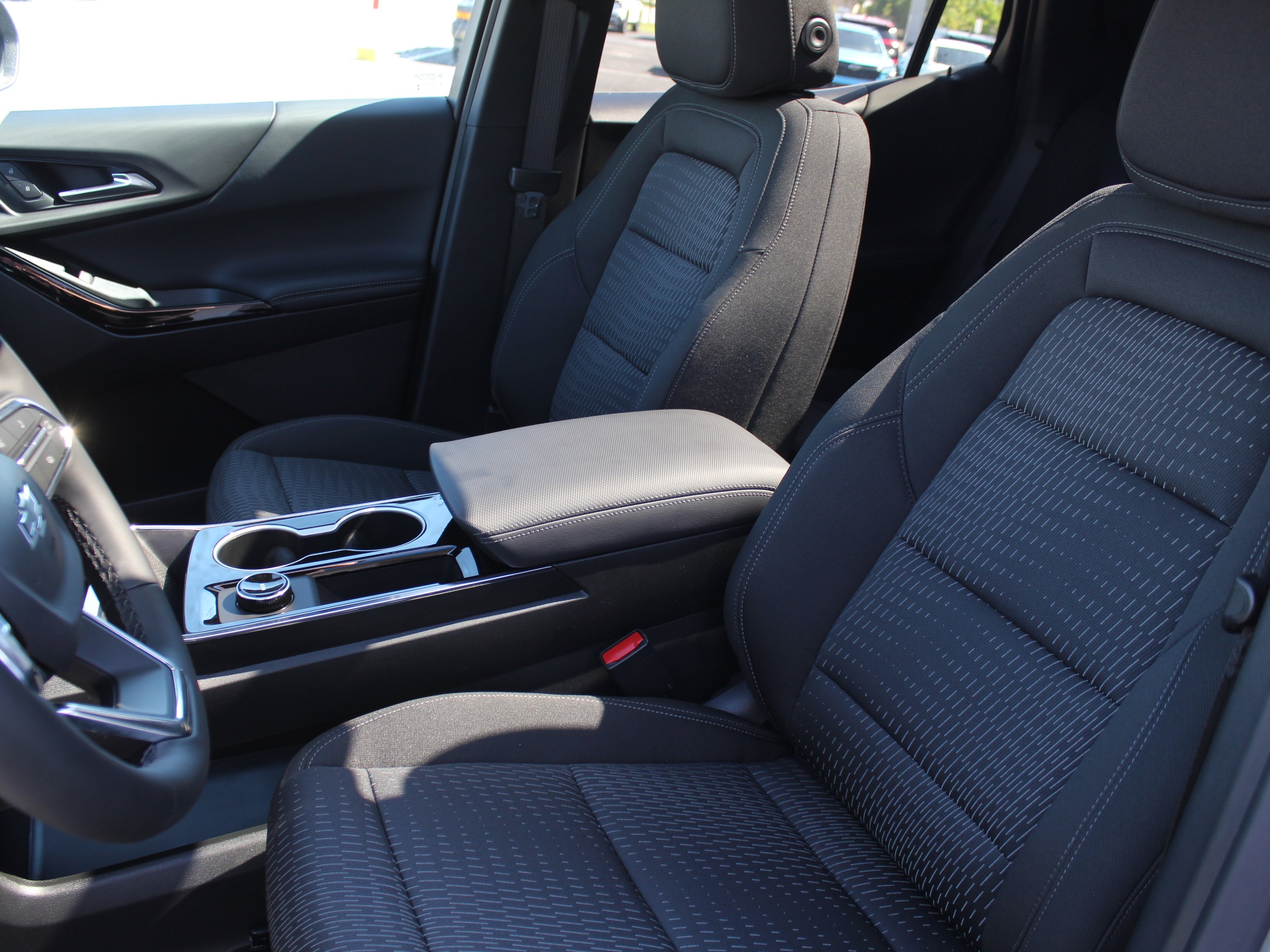 2026 Chevrolet Equinox LT - Photo 9