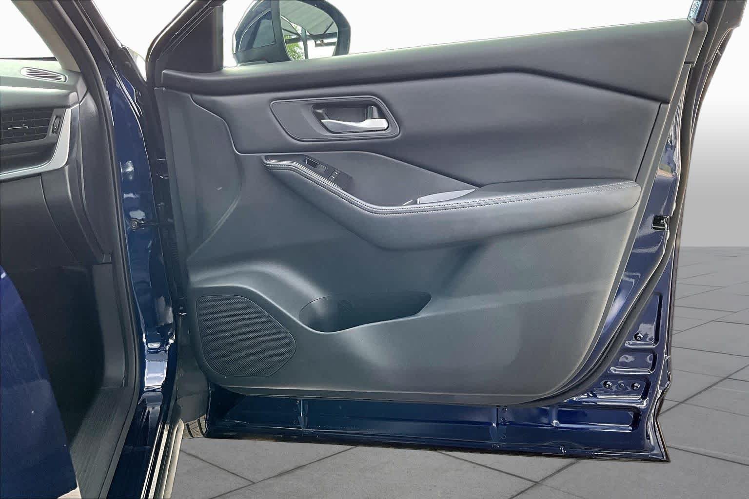 Used 2026 Deep Ocean Blue Pearl Nissan SV image 22